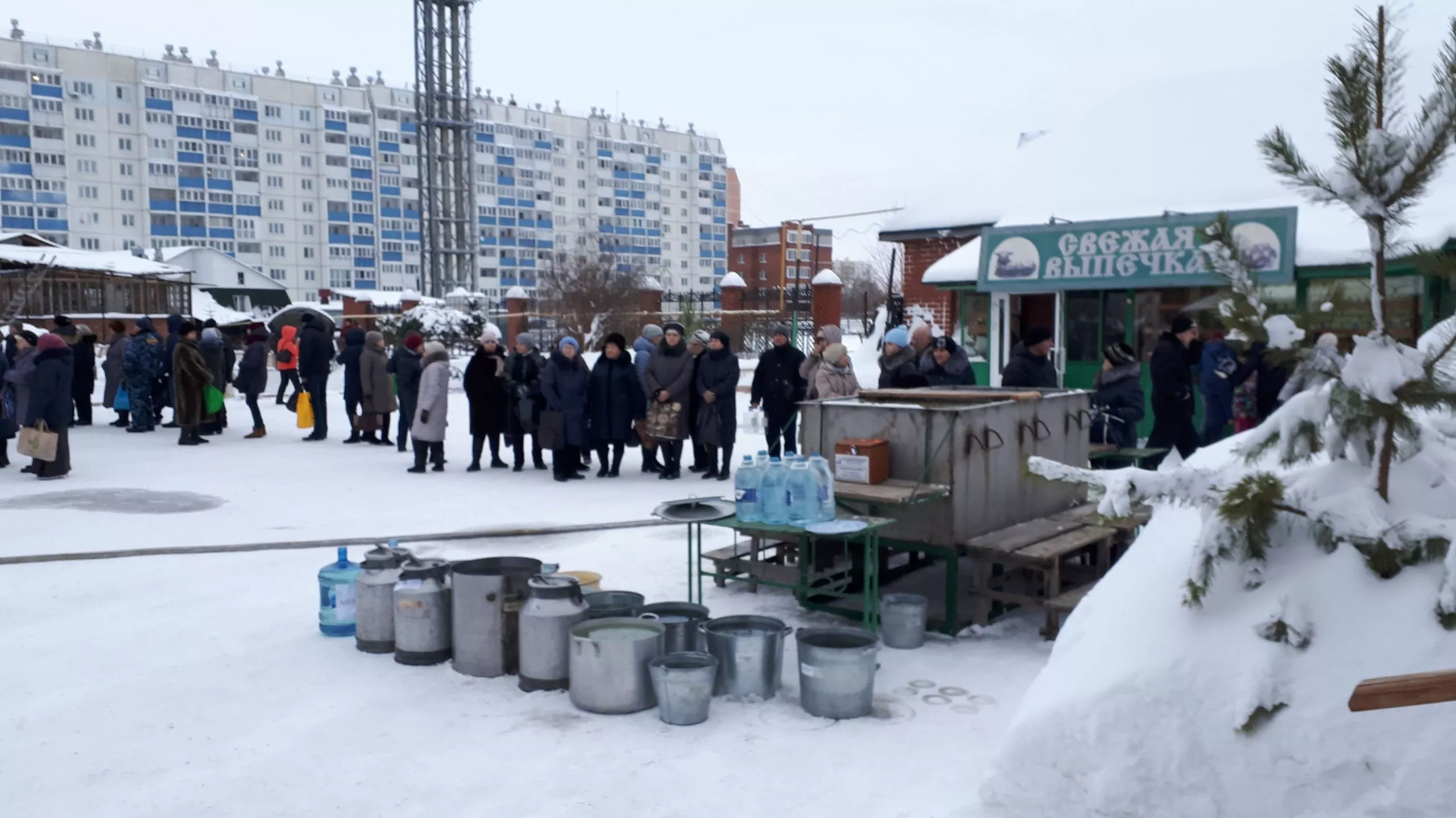 Копейчане отправились в храмы за святой водой