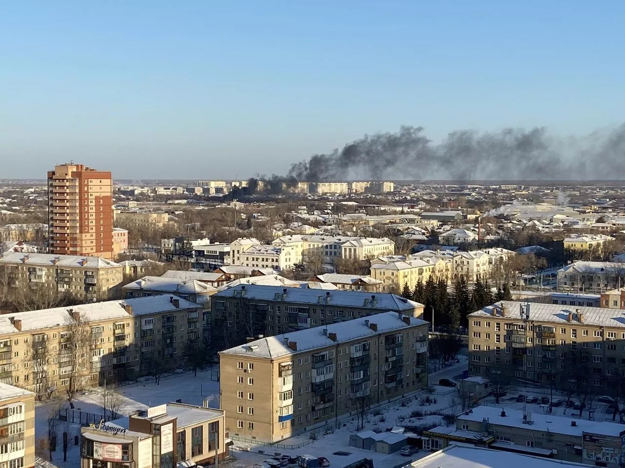 В Копейске сгорели баня, автомобиль, сарай и мусорный контейнер