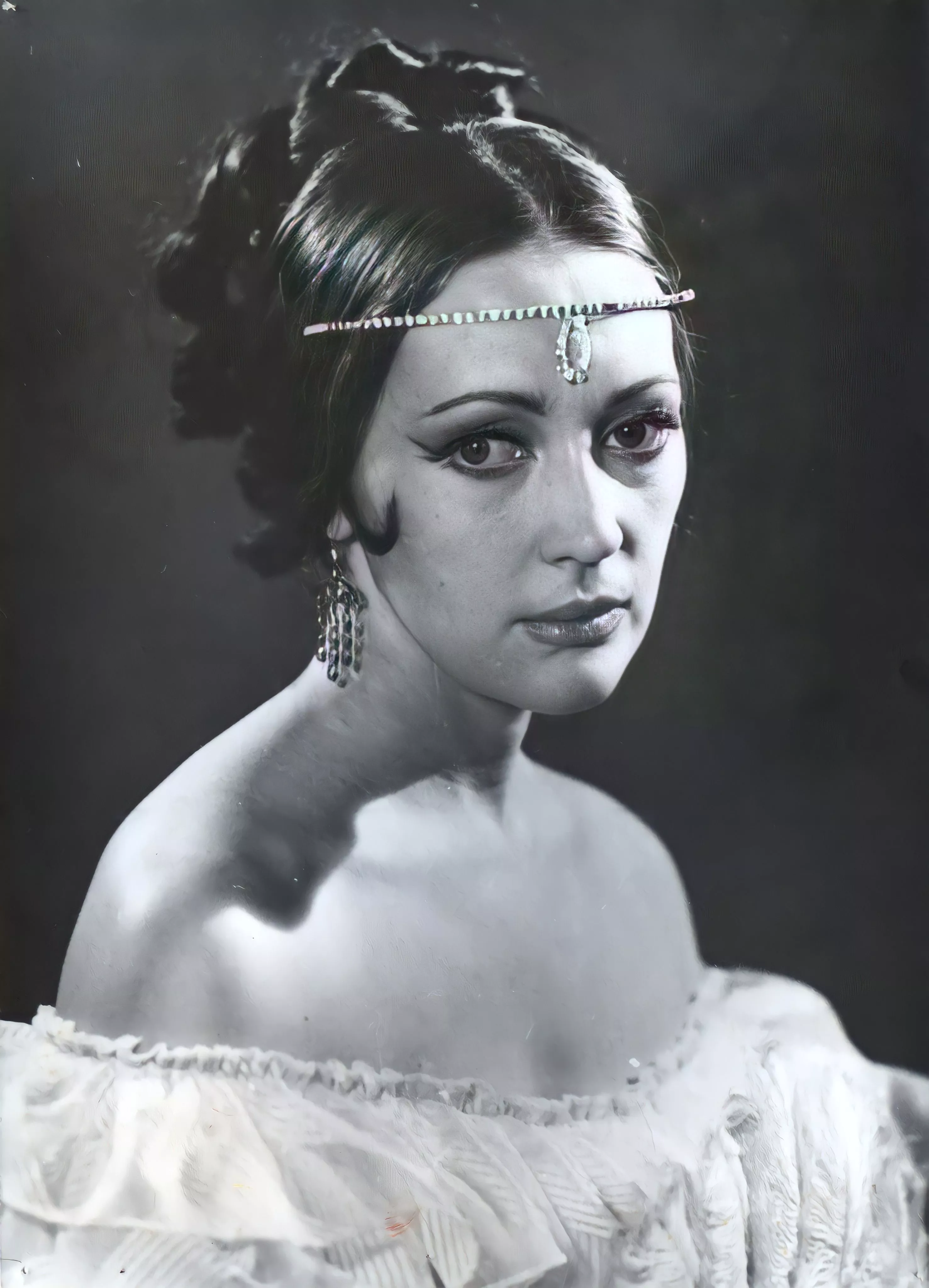 Драмтеатр открывает фотовыставку «100 лет вместе с городом. Театр в лицах»