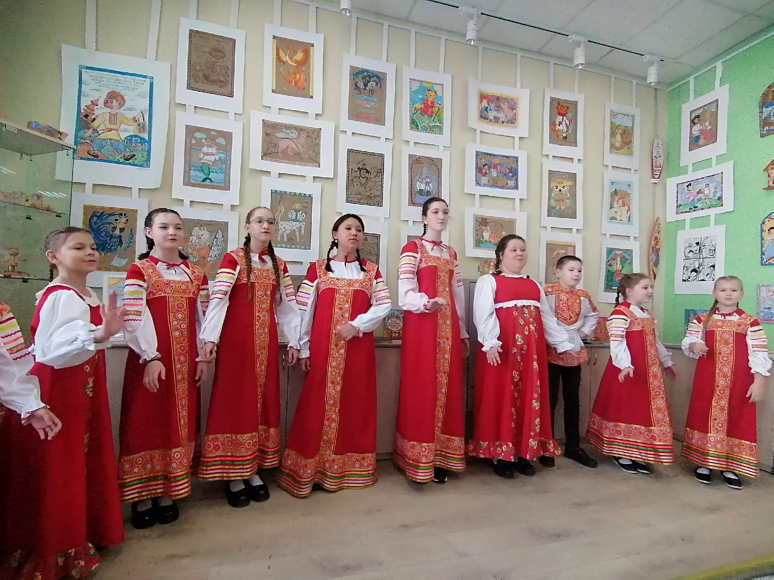 Открытие выставки «АртиШок и Стрекоза»: погружение в мир народной культуры