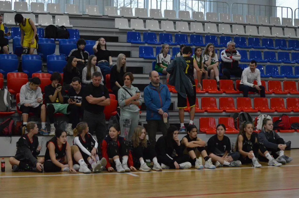 В Копейске проходит региональный этап первенства области по баскетболу среди школьных команд в формате 3 на 3