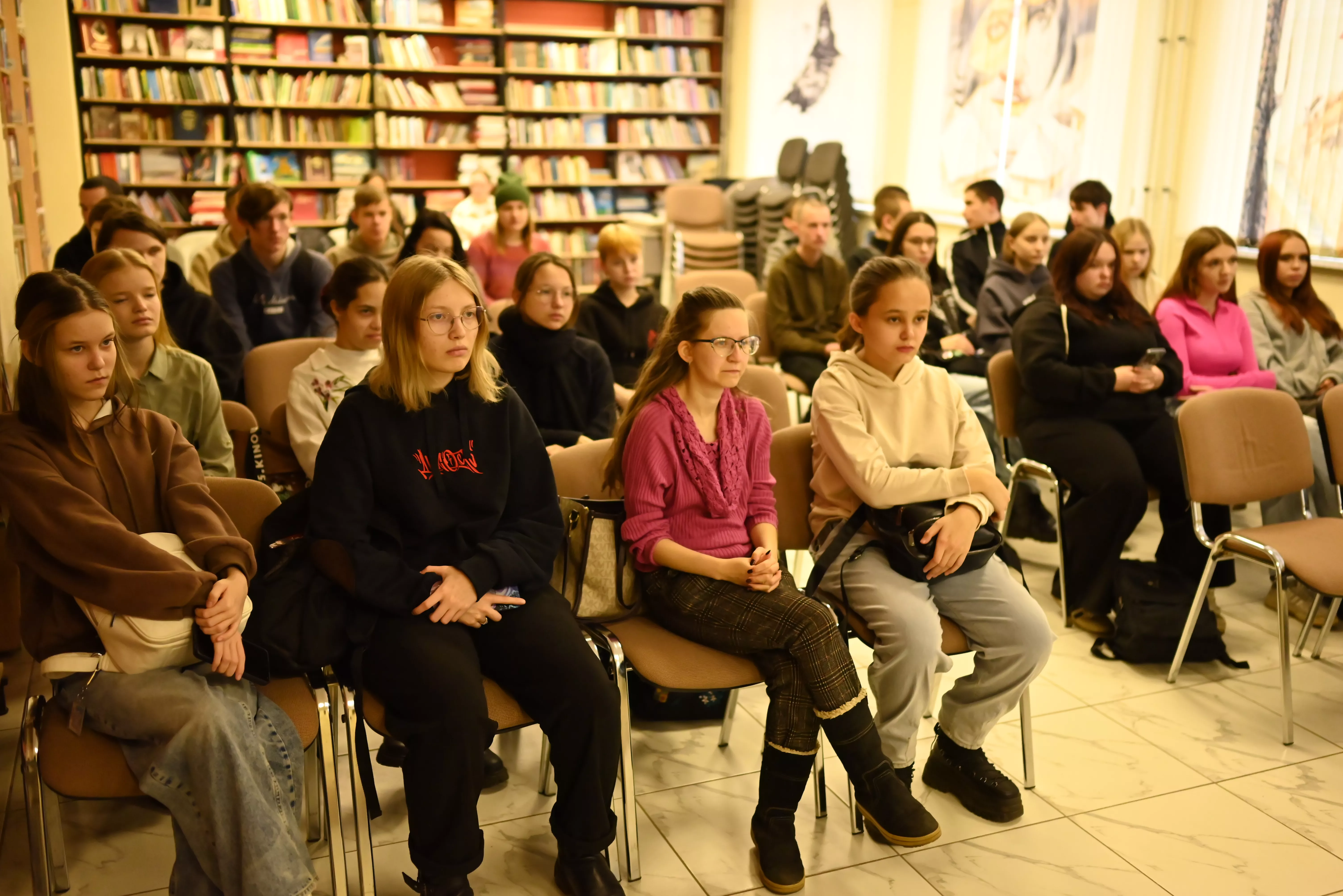 В библиотеке Копейска состоялся патриотический урок, посвящённый Дню Героев Отечества