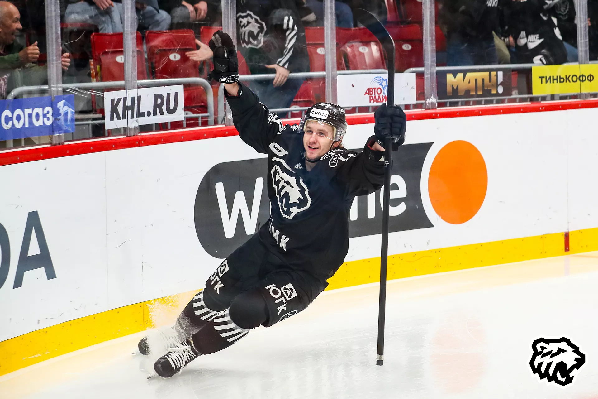 Две победы и пять очков – «Трактор» завершил домашнюю серию