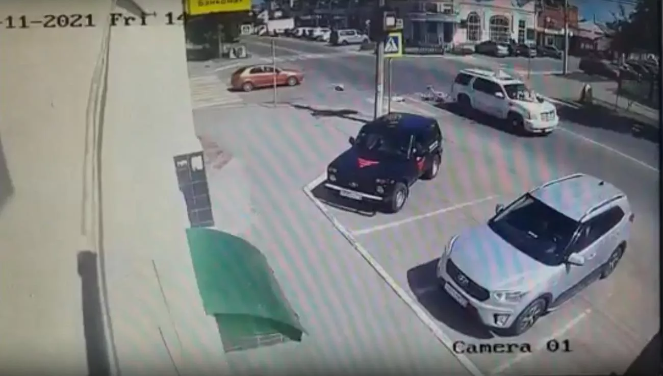 На Южном Урале свадебный кортеж на пешеходнике сбил детей