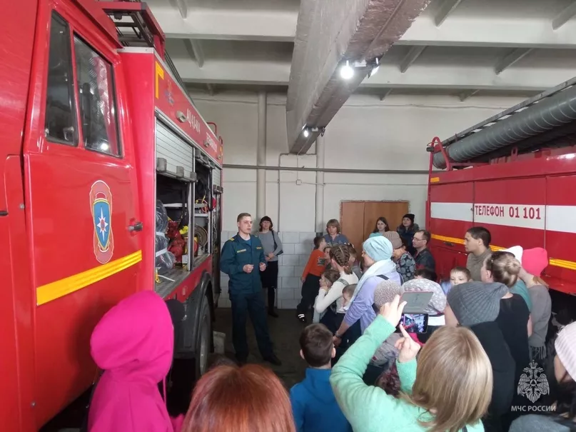 Экскурсия в мир героев: дети узнают о работе спасателей