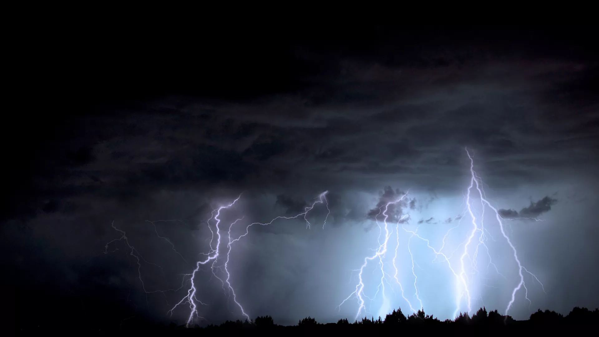 Шторм и грозы ожидаются в Челябинской области