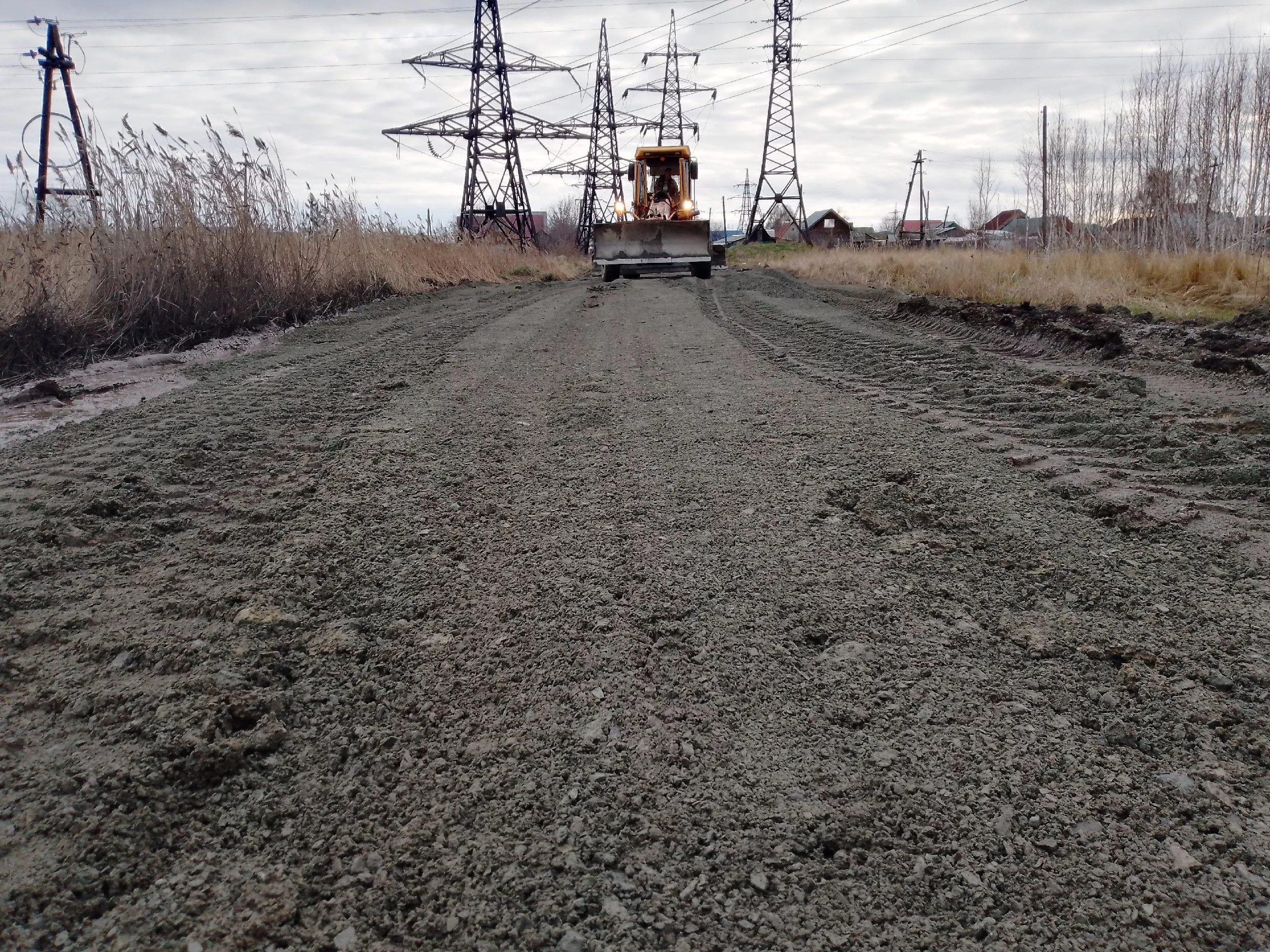 В Копейске продолжается отсыпка проблемной дороги