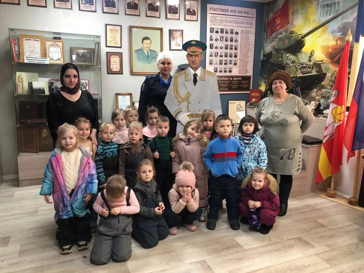 Экскурсия в полицейский участок: знакомство с работой стражей порядка