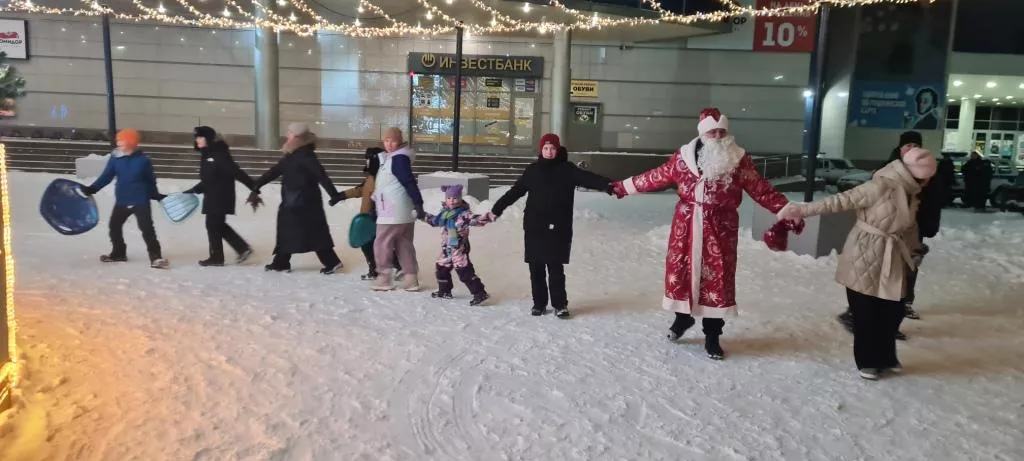 Встречаем 2024-й у главной ёлки города.