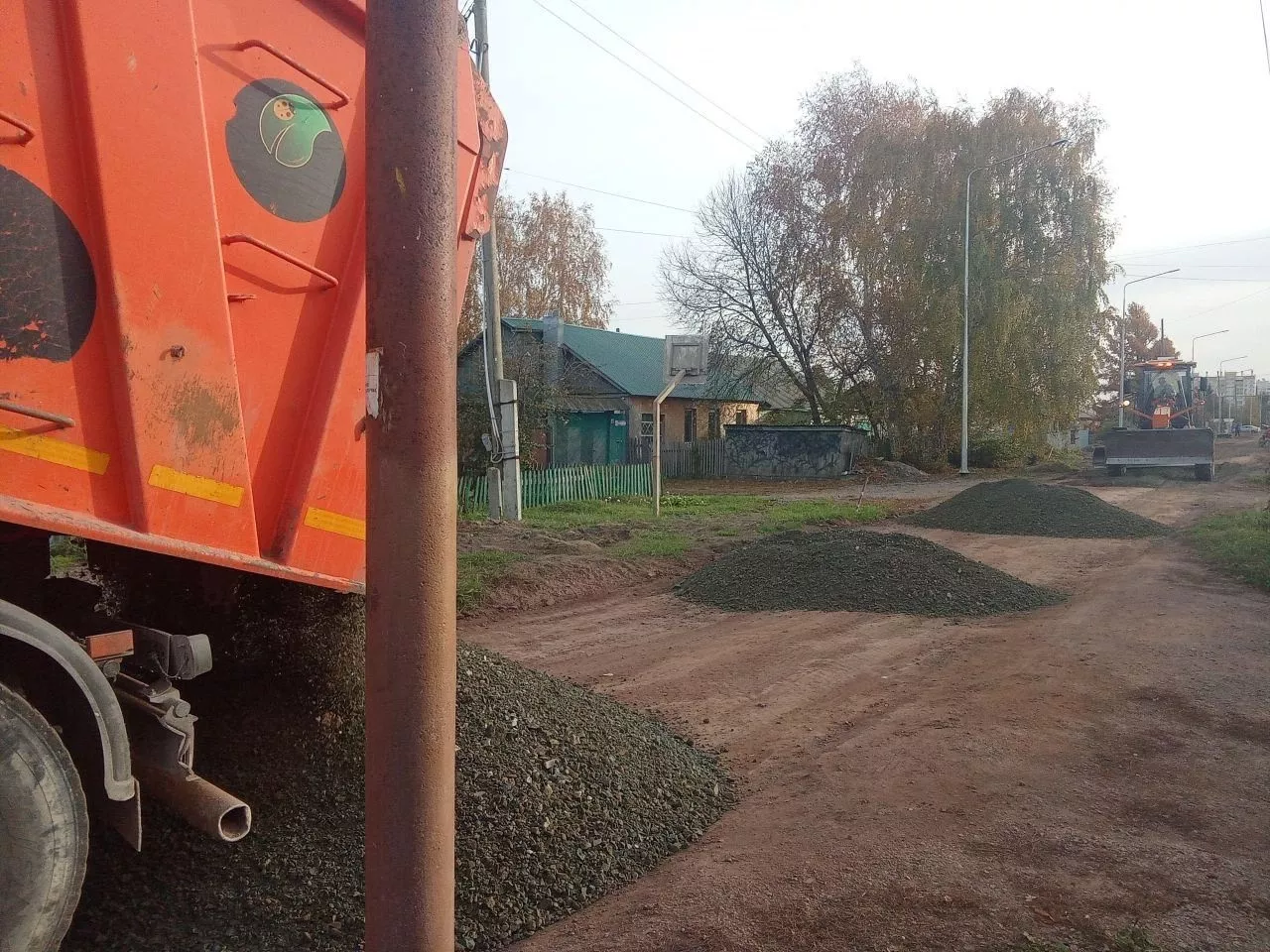 В Копейске обновляют грунтовые дороги