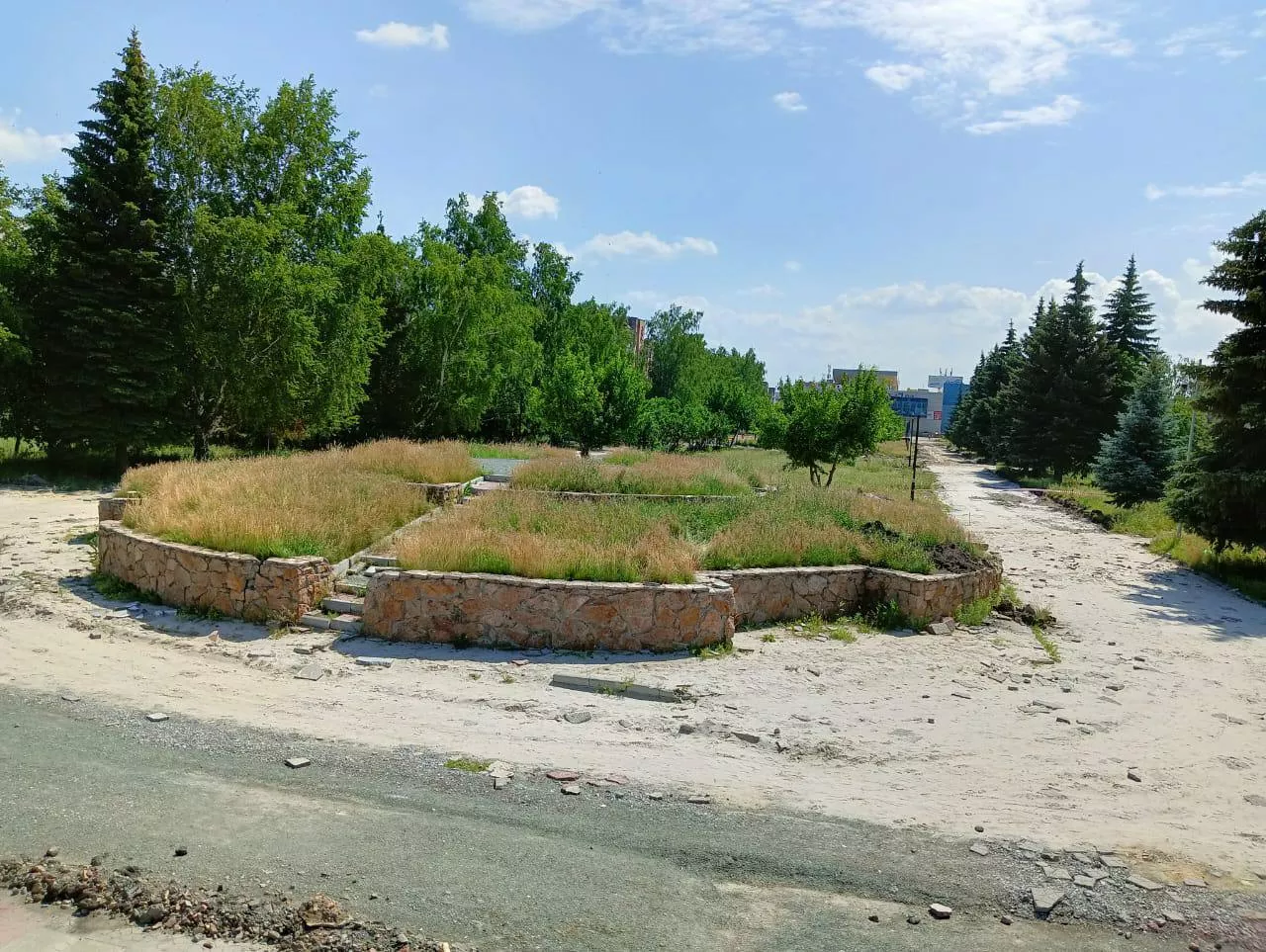 Светлана Логанова проинспектировала ход работ на площади Трудовой Славы