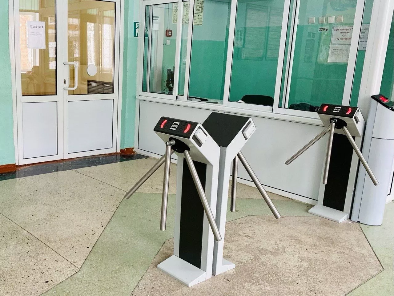 Финансирование школ: образовательные учреждения обращаются за помощью