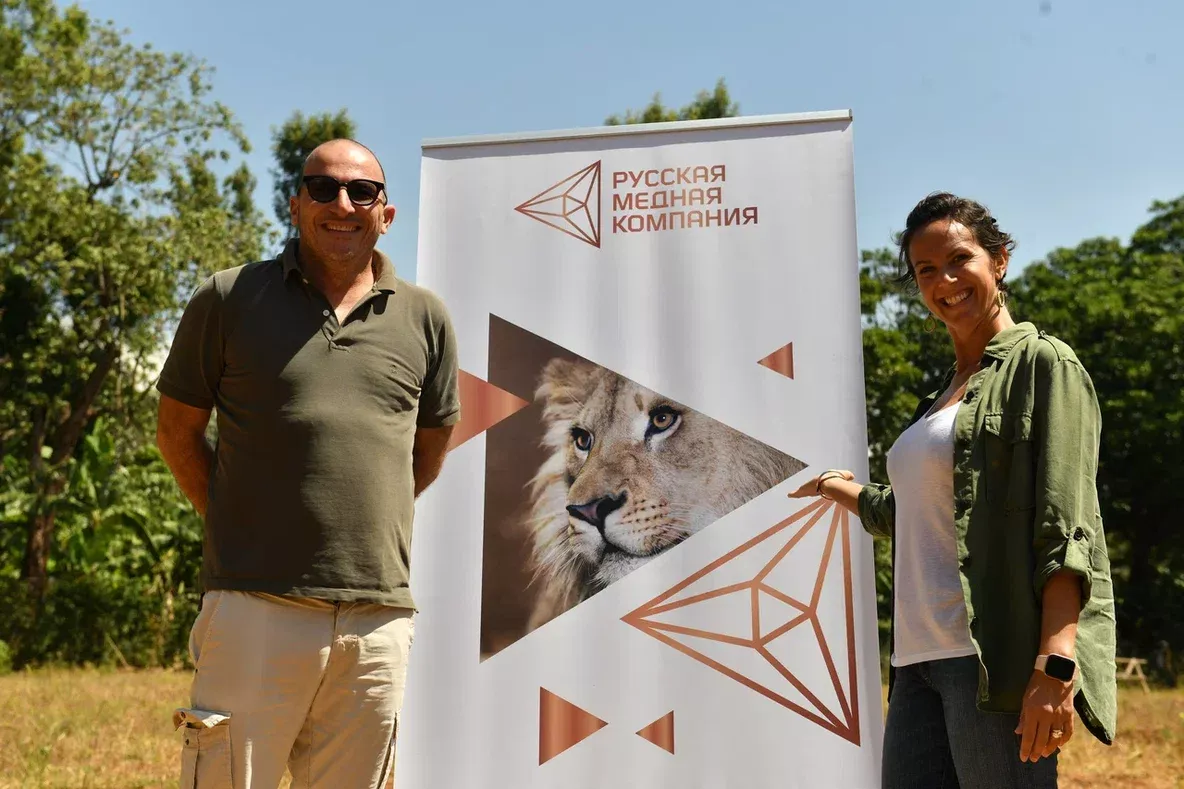 Ева и Симба теперь живут в новом доме на родине