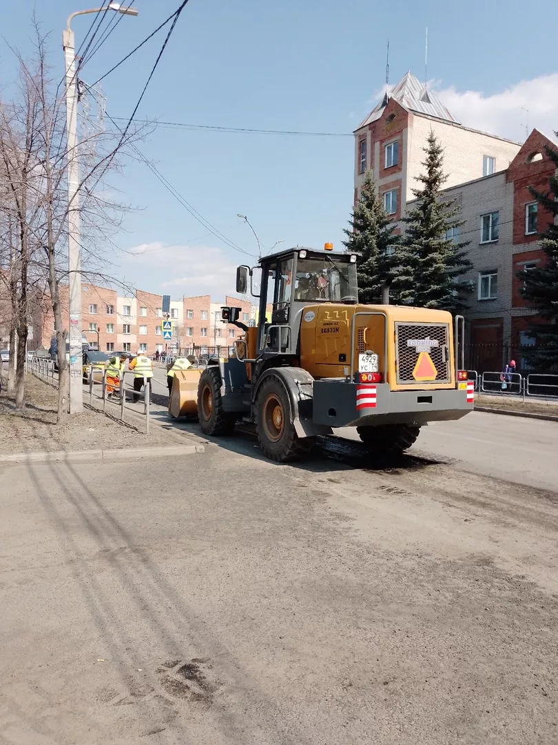 В городе приступили к ямочному ремонту дорог раньше срока