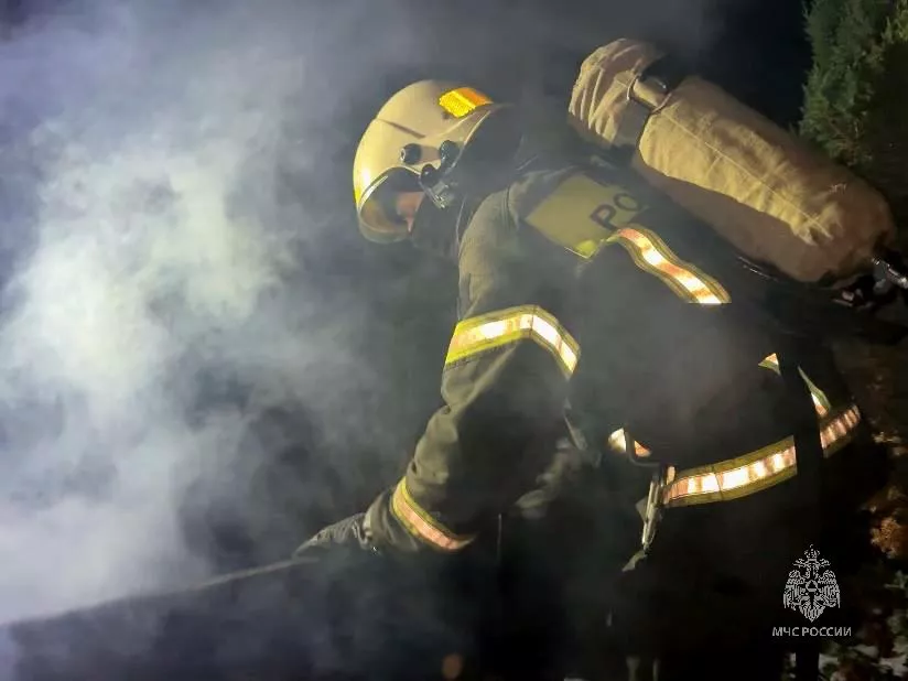 В Копейске сотрудники МЧС потушили пожар в бане