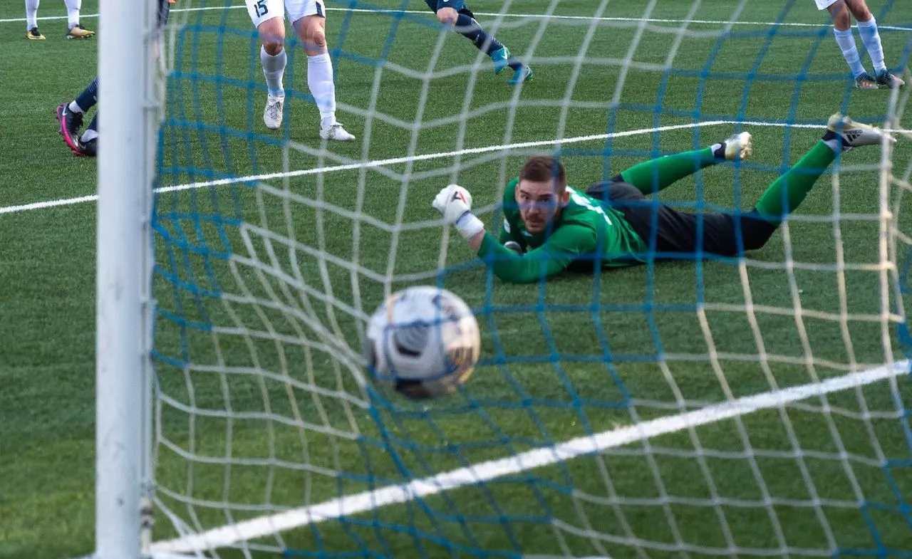 ФК "Челябинск" на своём поле обыграл "Зенит-Ижевск" - 4:1