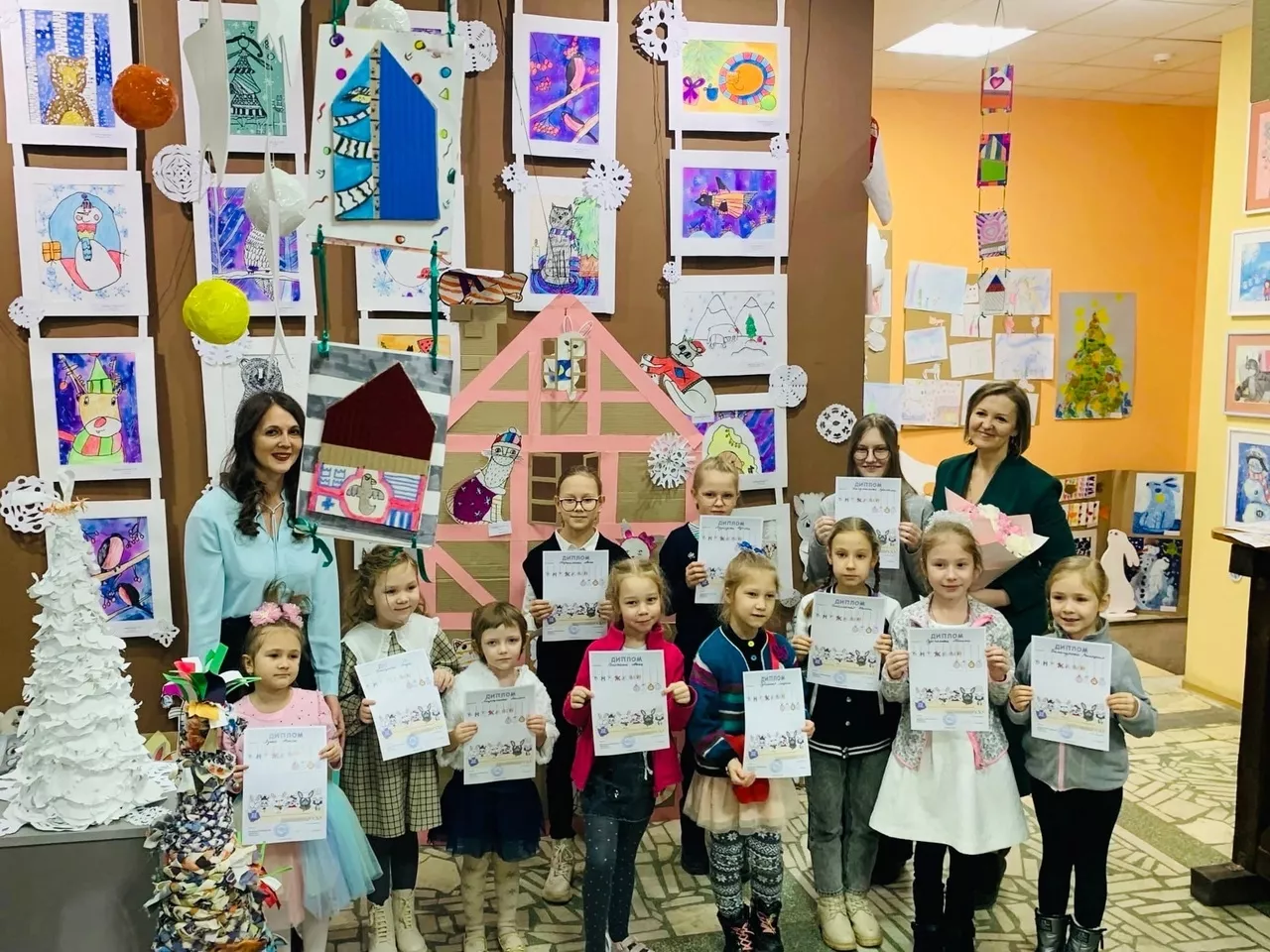 Картины копейчан выставлены в челябинском Союзе художников