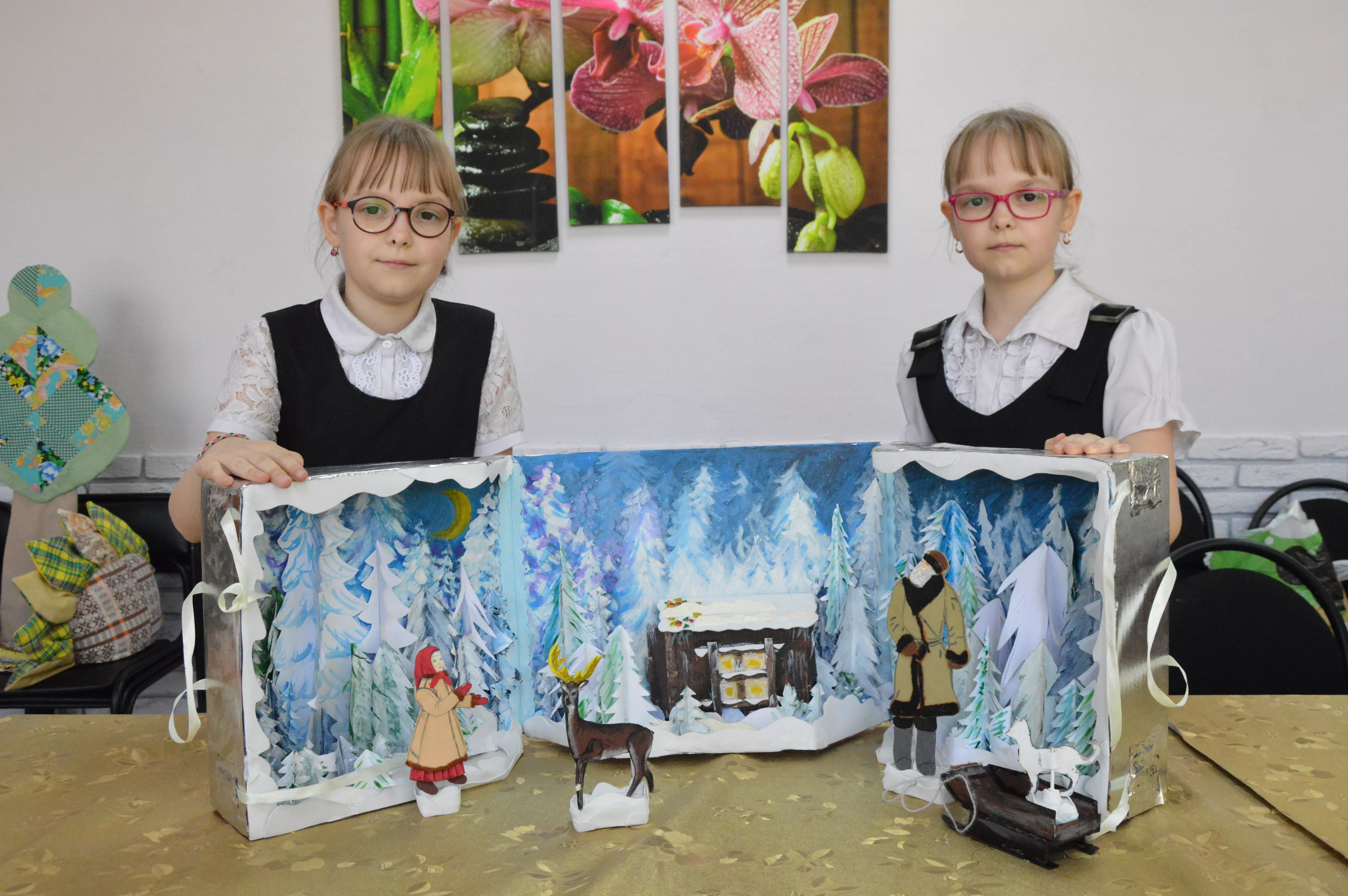 Юные копейчанки воссоздают сказки на бумаге