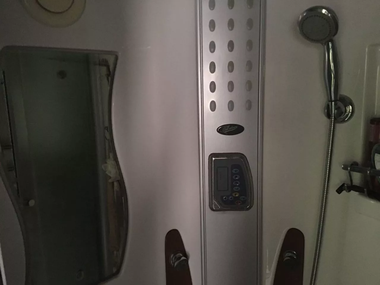 Из-за аварии на водоводе в Челябинске девять домов остались без воды