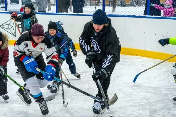 РМК и "Трактор" провели мастер-класс для юных хоккеистов