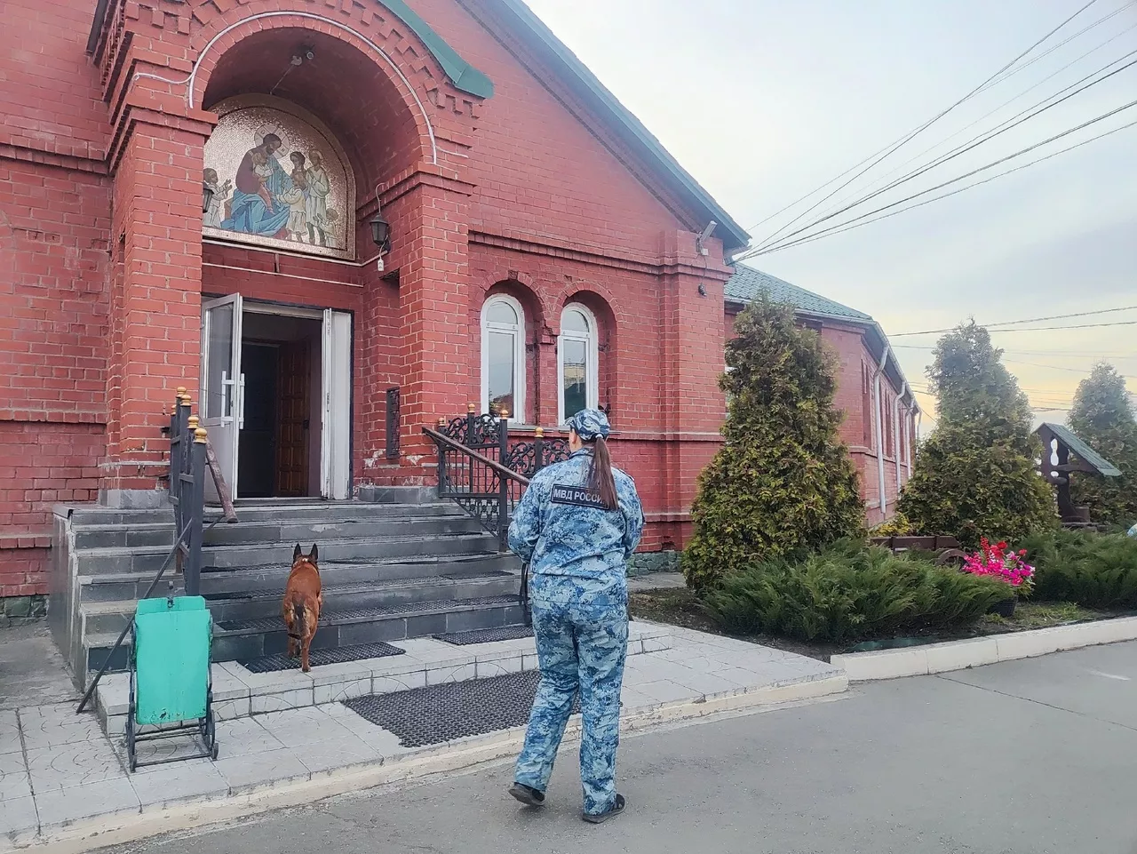  Правоохранители обеспечили безопасность южноуральцев на Пасху