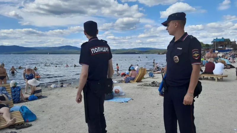 Полицейские напоминают о мерах безопасности в летний период 
