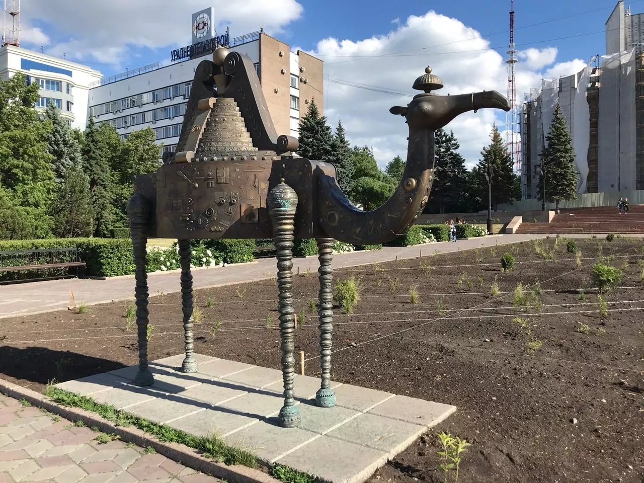 В здании правительства Челябинской области проводят дезинфекцию из-за случаев COVID