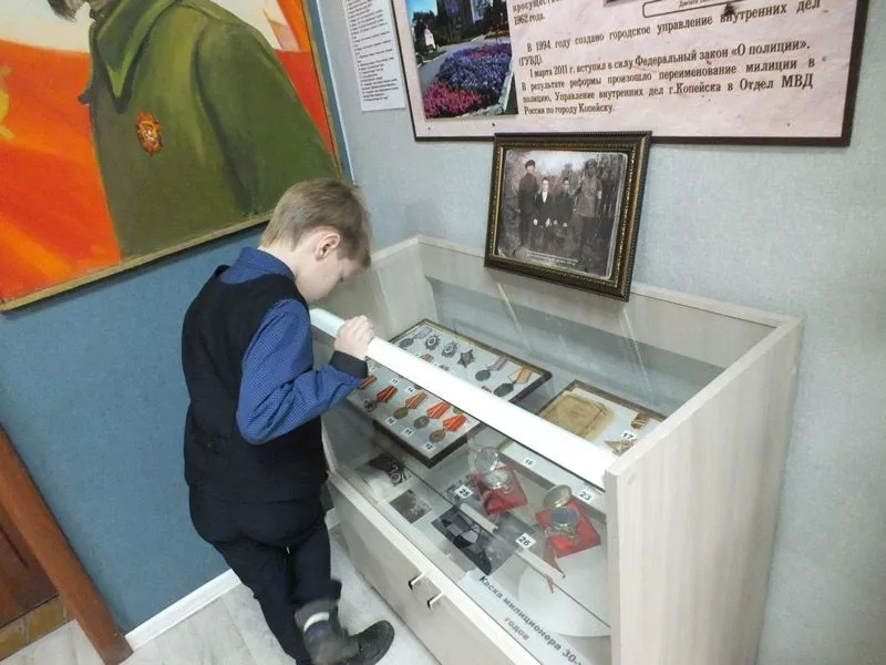 В Отделе МВД России по городу Копейску провели экскурсию для первоклашек