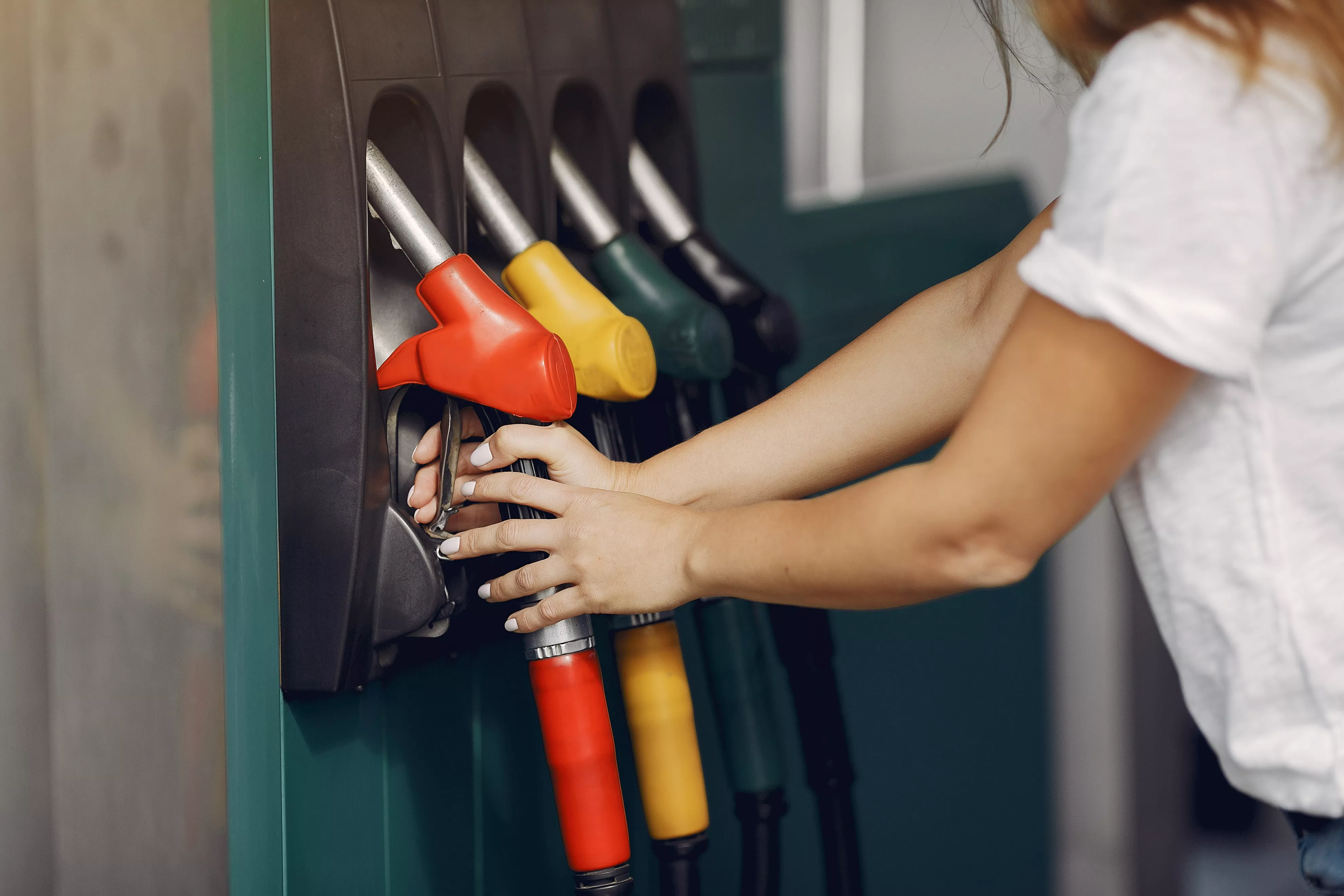 В России из-за подорожания нефти растут цены на бензин