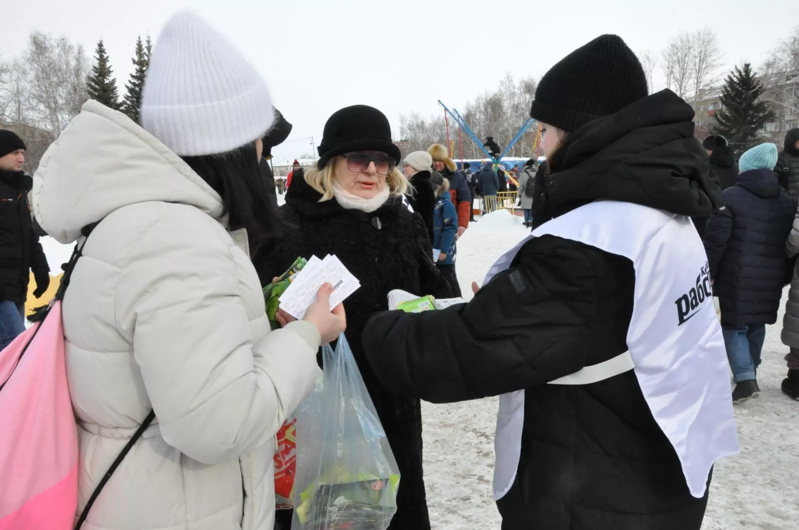 Праздник. Копейчане проводили зиму на Киномасленице