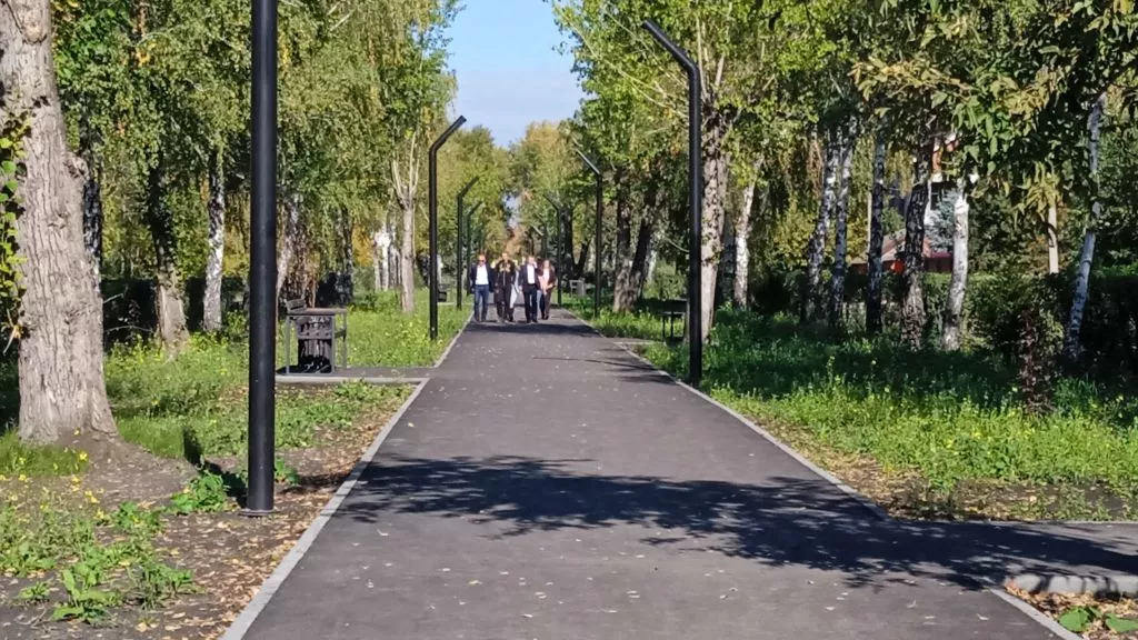Сквер у Дк Вахрушево (1).jpg