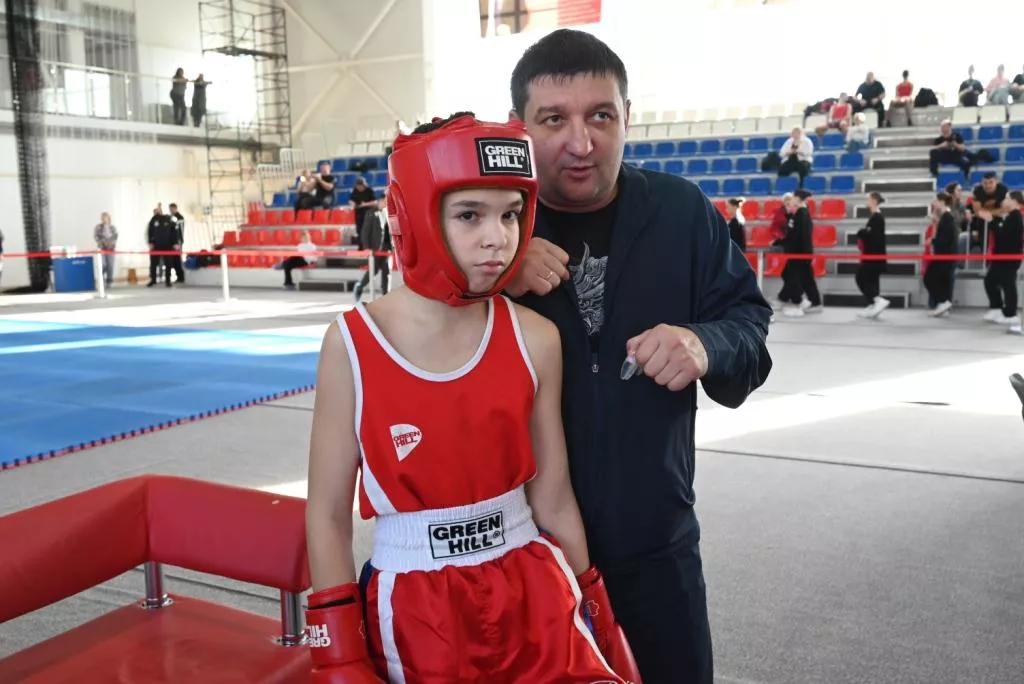 Арсений и тренер (1).JPG