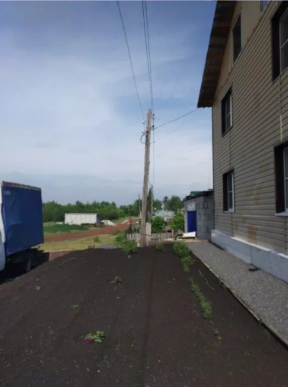 столб рядом с домом 17.jpg