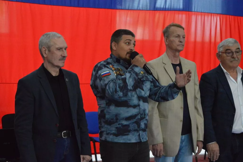 Почетные гости открыли соревнования.JPG