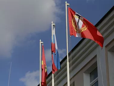 Светлана Логанова поручила привести в порядок дороги к кладбищам к родительскому дню