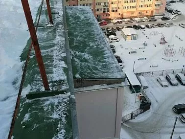 В Копейске ежедневно проверяют, как управляющие компании чистят крыши от снега