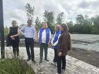 Светлана Логанова проверила ход инициативных проектов в Копейске