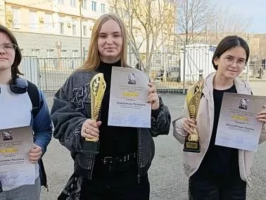 Юные художницы из Копейска стали лауреатами Всероссийского конкурса имени Аристова