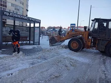 В Копейске продолжают устранять последствия снегопада