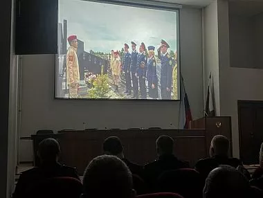 Офицеры следственного комитета почтили память юного героя Дмитрия Новоселова