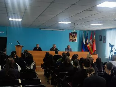 Копейские полицейские распахнули двери для будущих коллег