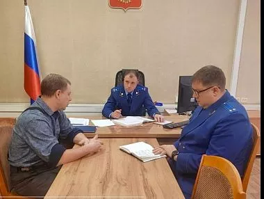 Начальник уголовно‑судебного управления прокуратуры области провёл приём жителей Копейска