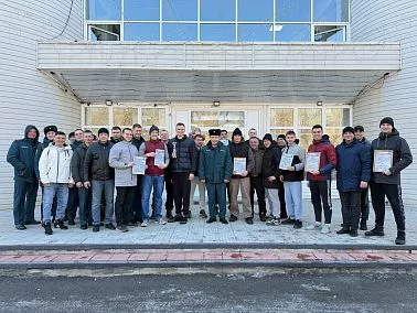 Копейские пожарные поборолись за победу в бассейне