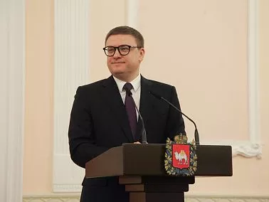 Губернатор Алексей Текслер поздравил южноуральцев с Днём строителя