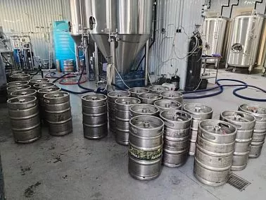 В Копейске пресекли нелегальное производство 15 тысяч литров пива