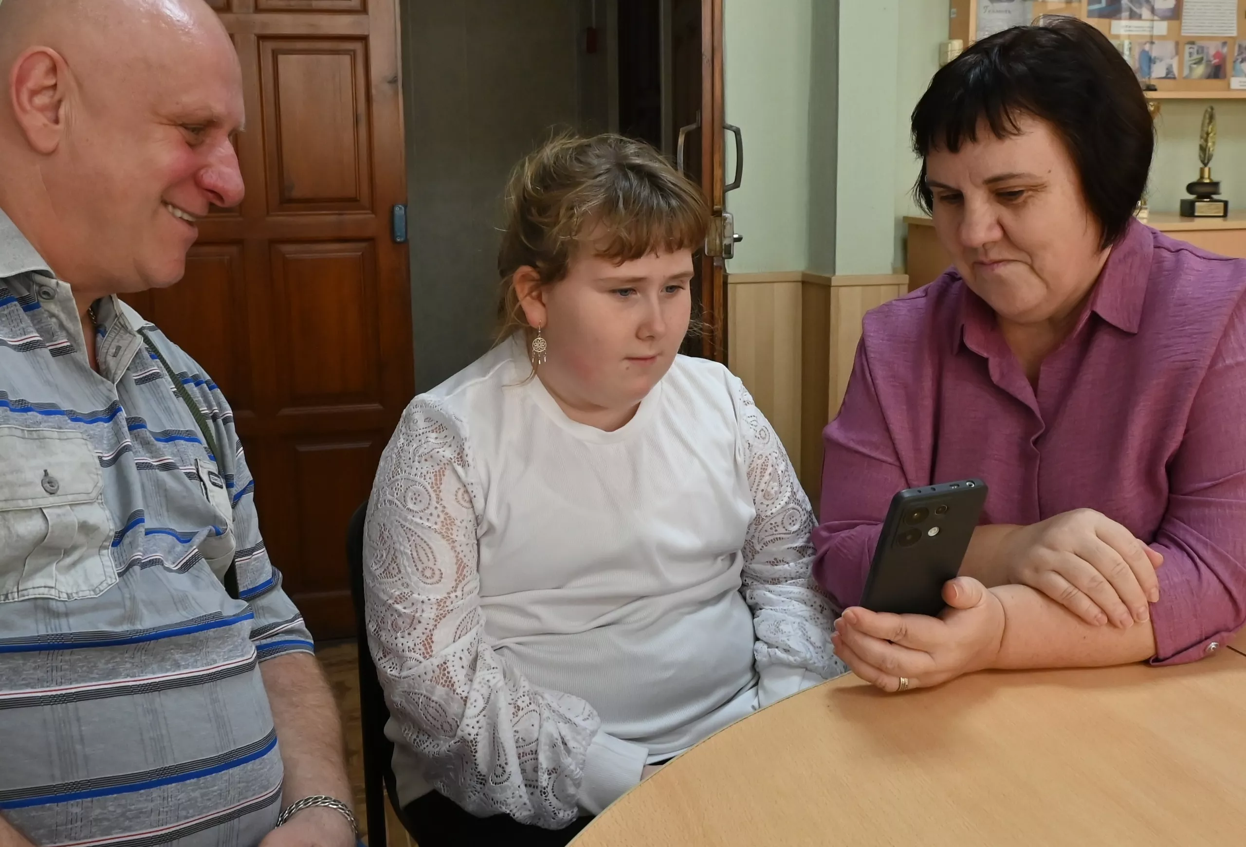 Хорошая девочка Оля на улице Братской живёт