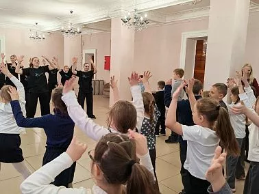 Юные копейчане вспомнили стихи Агнии Барто на праздничной встрече