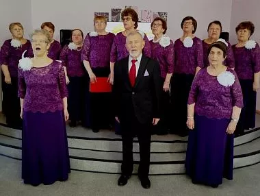 Оптимисты, идущие к свету