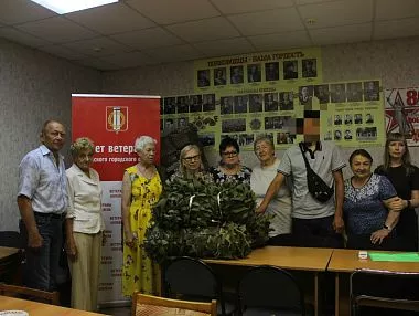 Бойцу СВО из Копейска передали маскировочные сети