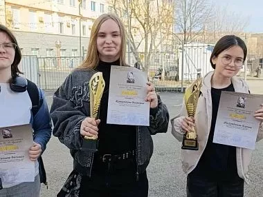 Юные художницы из Копейска стали лауреатами Всероссийского конкурса имени Аристова